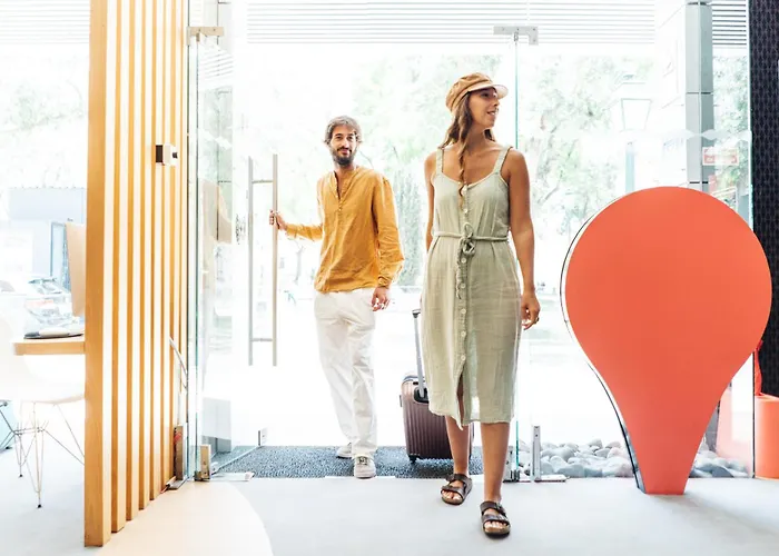 托里什韦德拉什中心酒店 4*