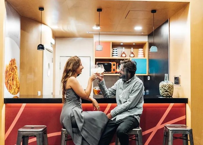 托里什韦德拉什中心酒店 4* 托里什韦德拉什