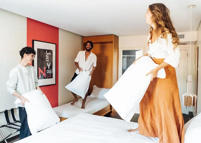 托里什韦德拉什中心酒店 4*