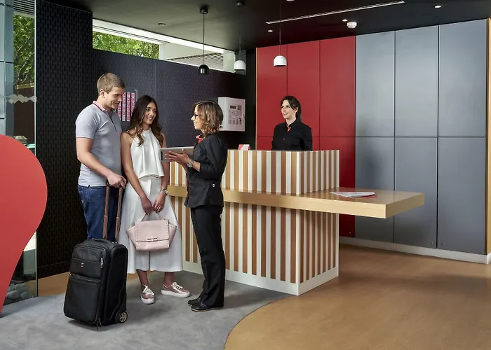 托里什韦德拉什中心酒店 4*