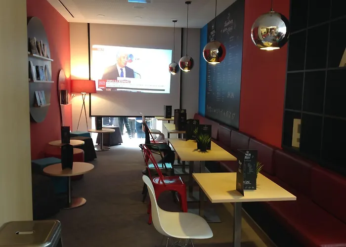 托里什韦德拉什中心酒店 4*