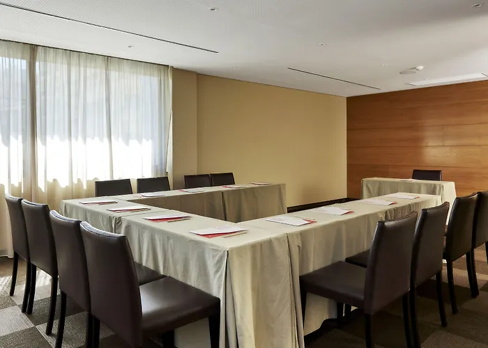 托里什韦德拉什中心酒店 酒店